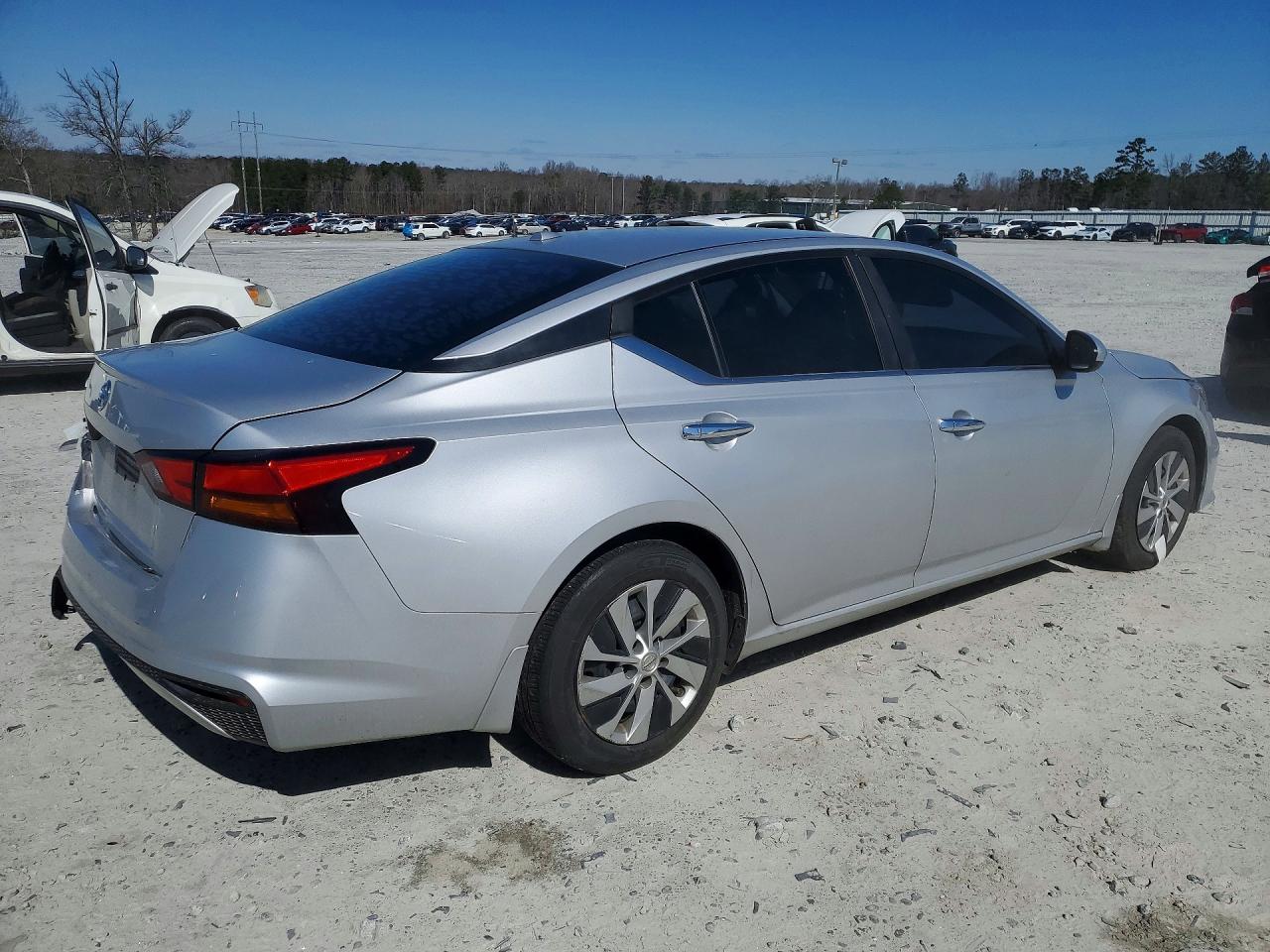 Nissan Altima S