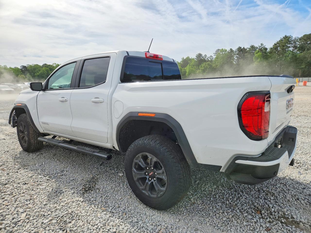 GMC Canyon Elevation