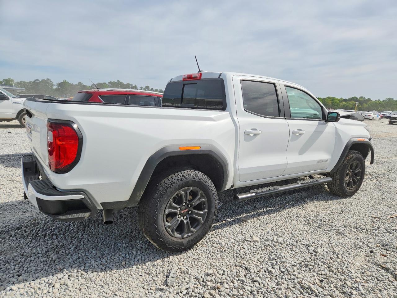 GMC Canyon Elevation