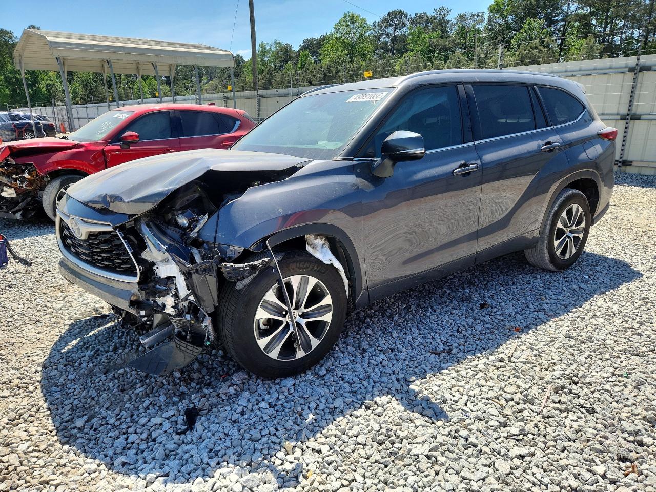 Salvage Toyota Highlander Image