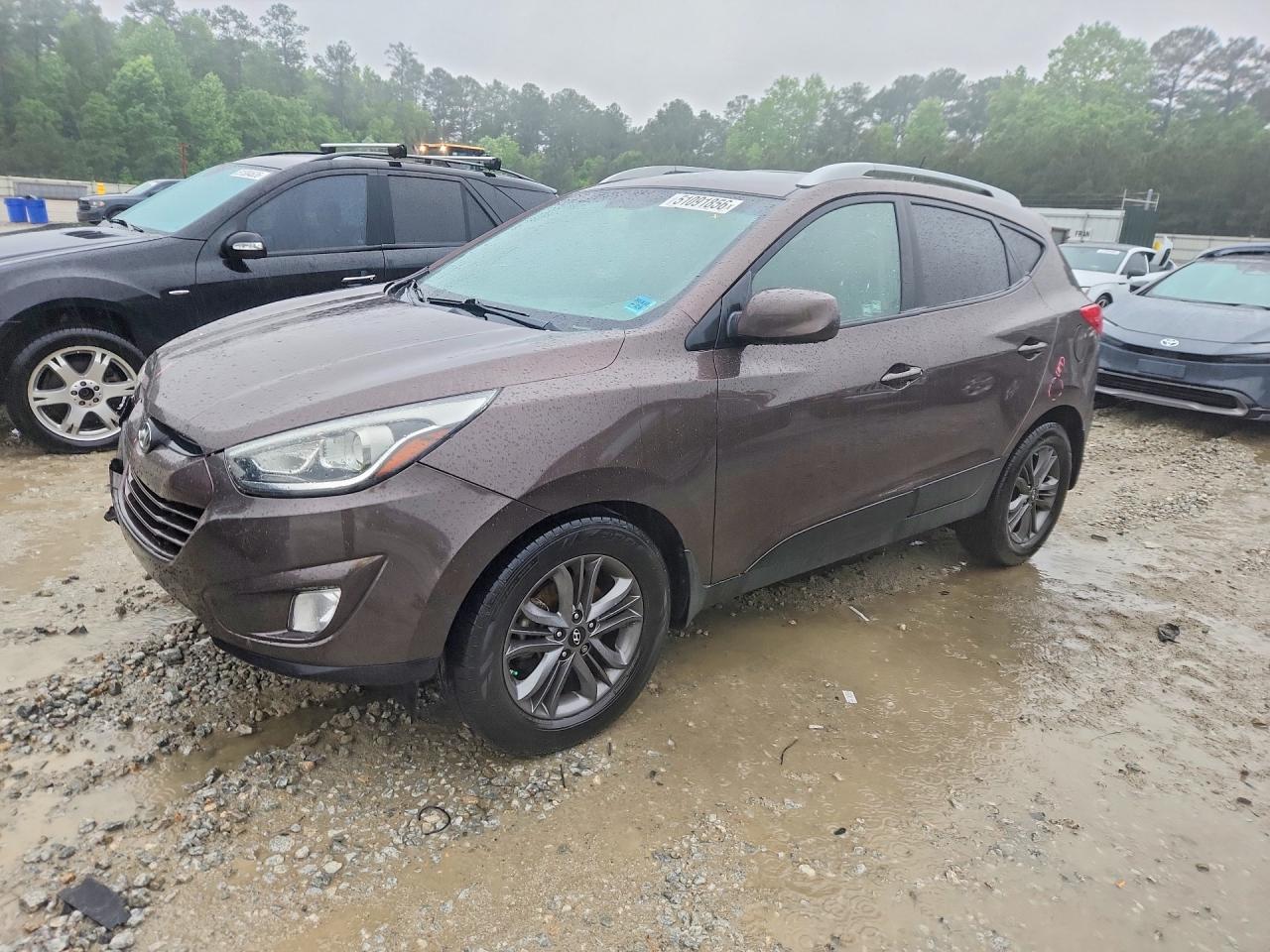 Salvage Hyundai TUCSON Image