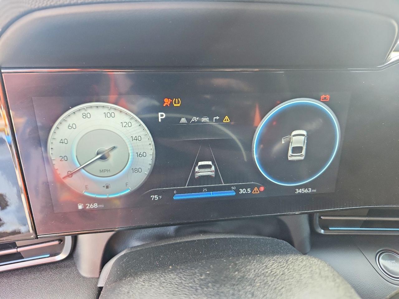 Hyundai ELANTRA Base