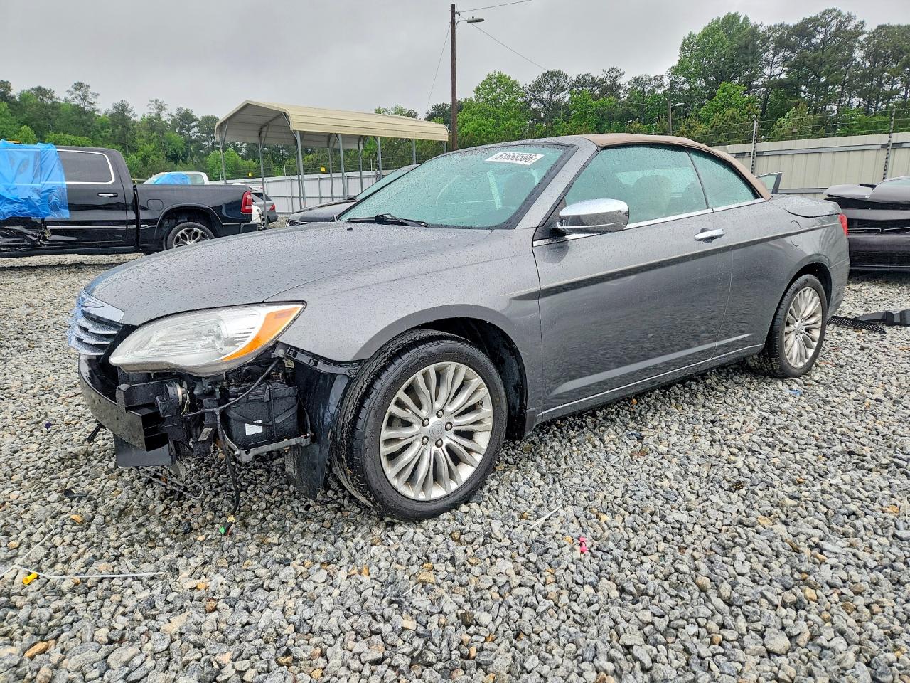 Salvage Chrysler 200 Image