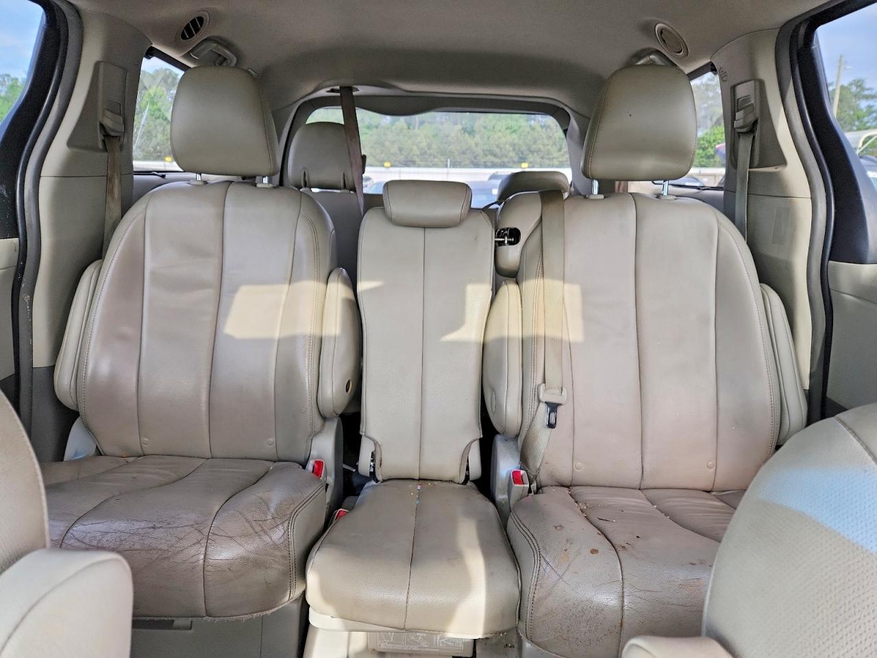 Toyota Sienna Xle 8-passenger