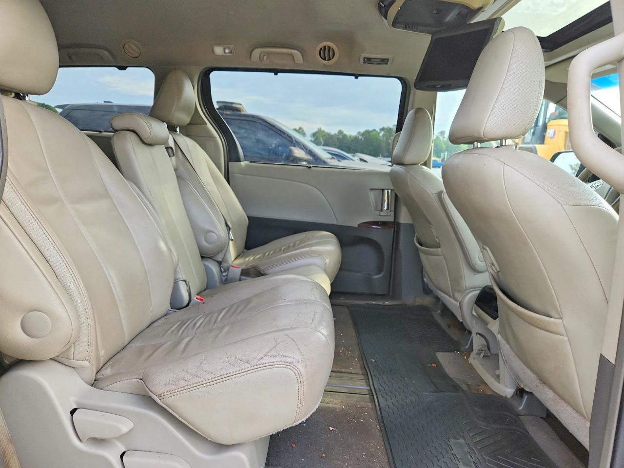 Toyota Sienna Xle 8-passenger