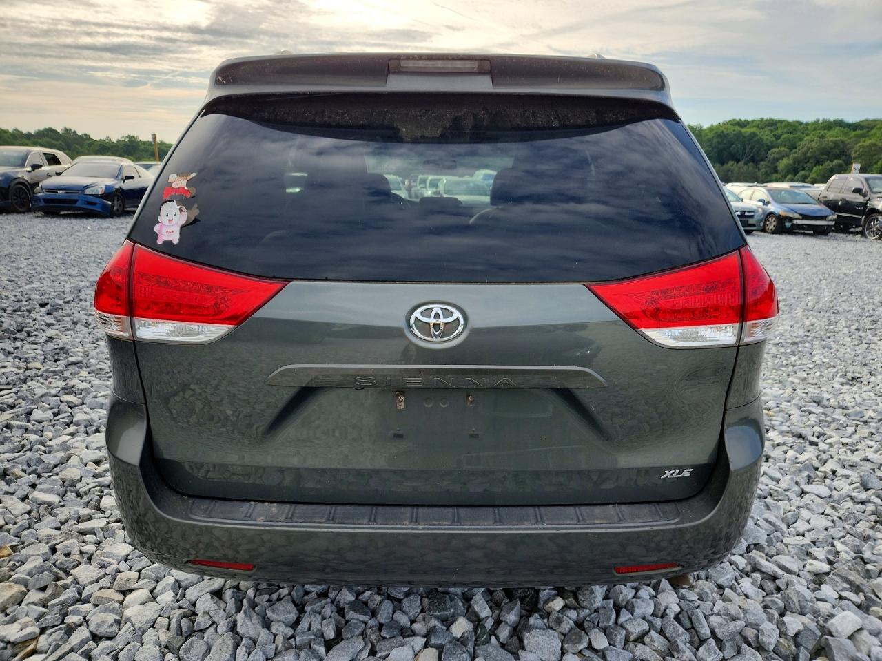 Toyota Sienna Xle 8-passenger