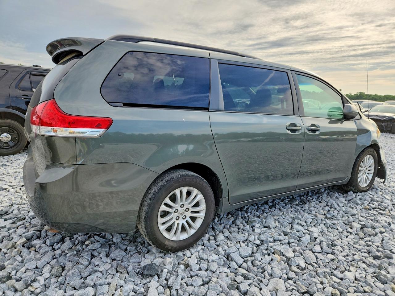 Toyota Sienna Xle 8-passenger