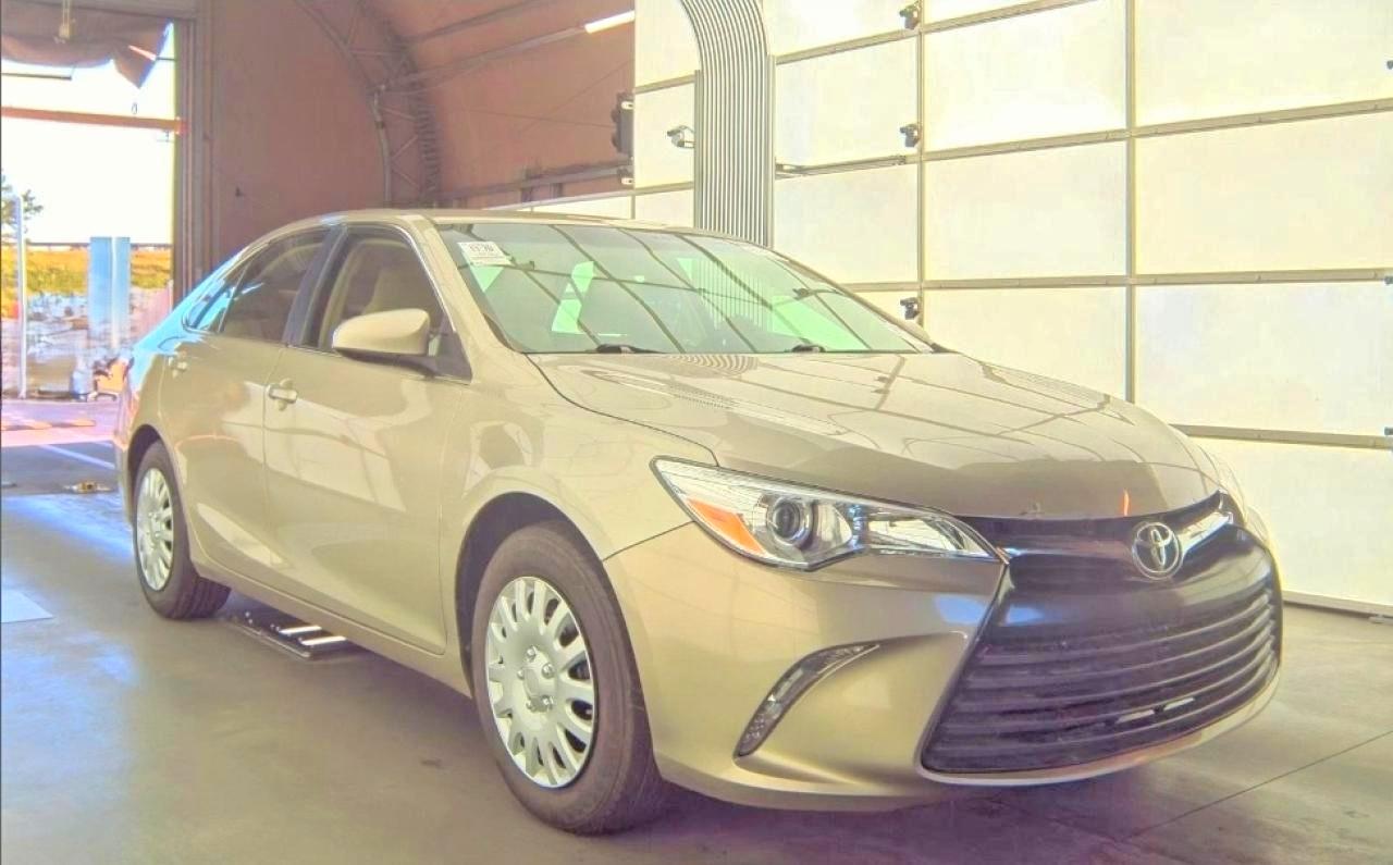 Salvage Toyota Camry Image