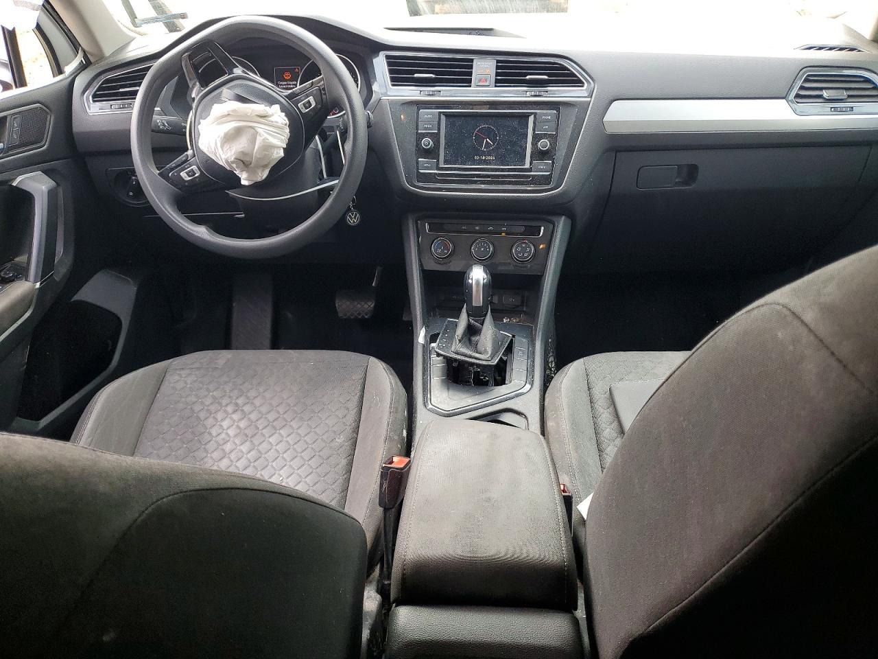 Volkswagen Tiguan S