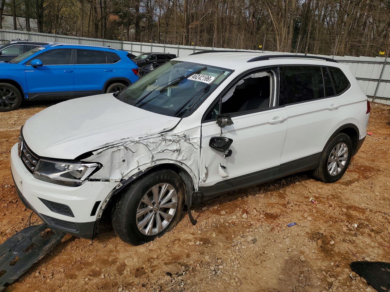 Salvage Volkswagen Tiguan Image