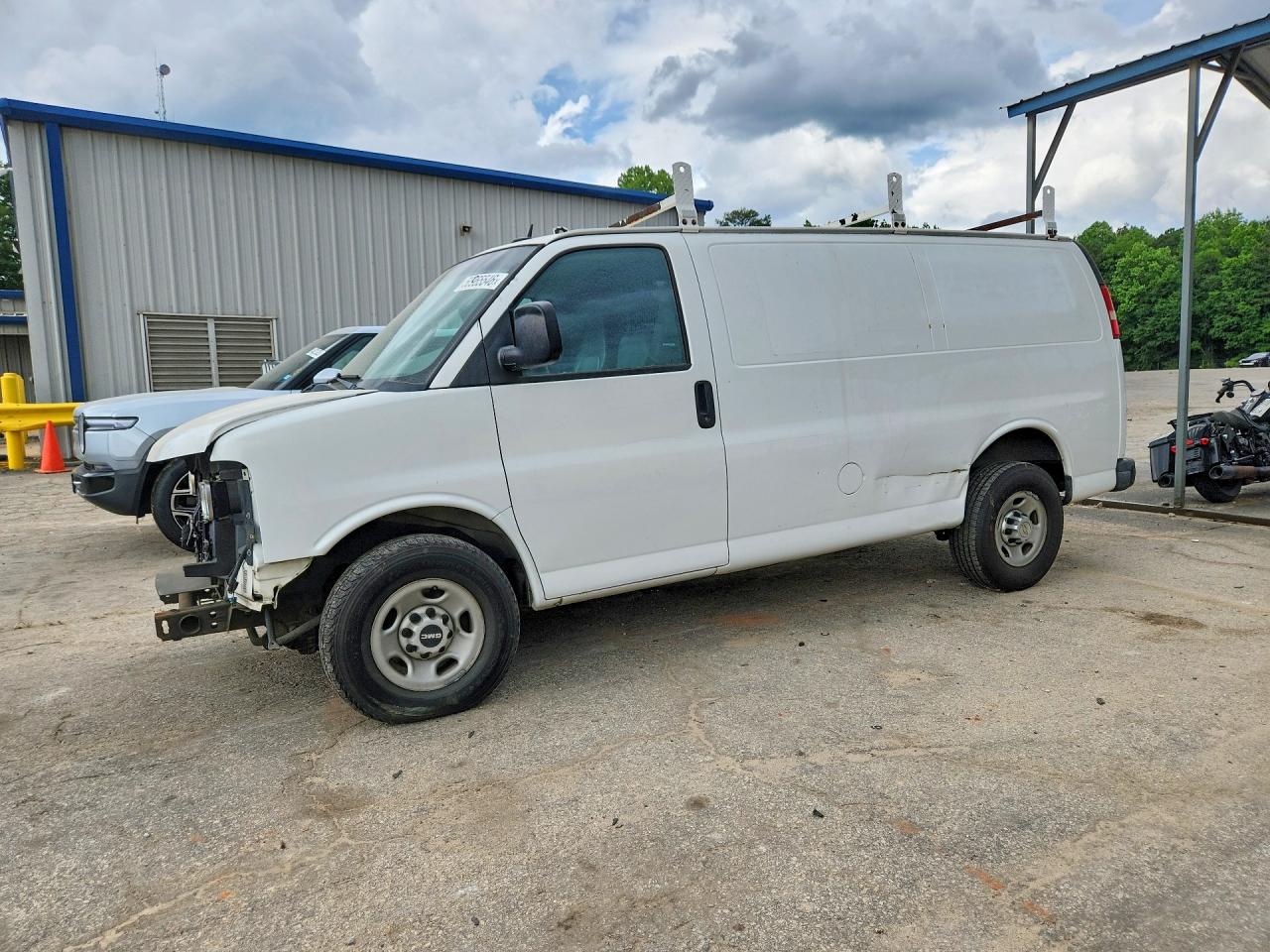 Salvage Chevrolet Express Image