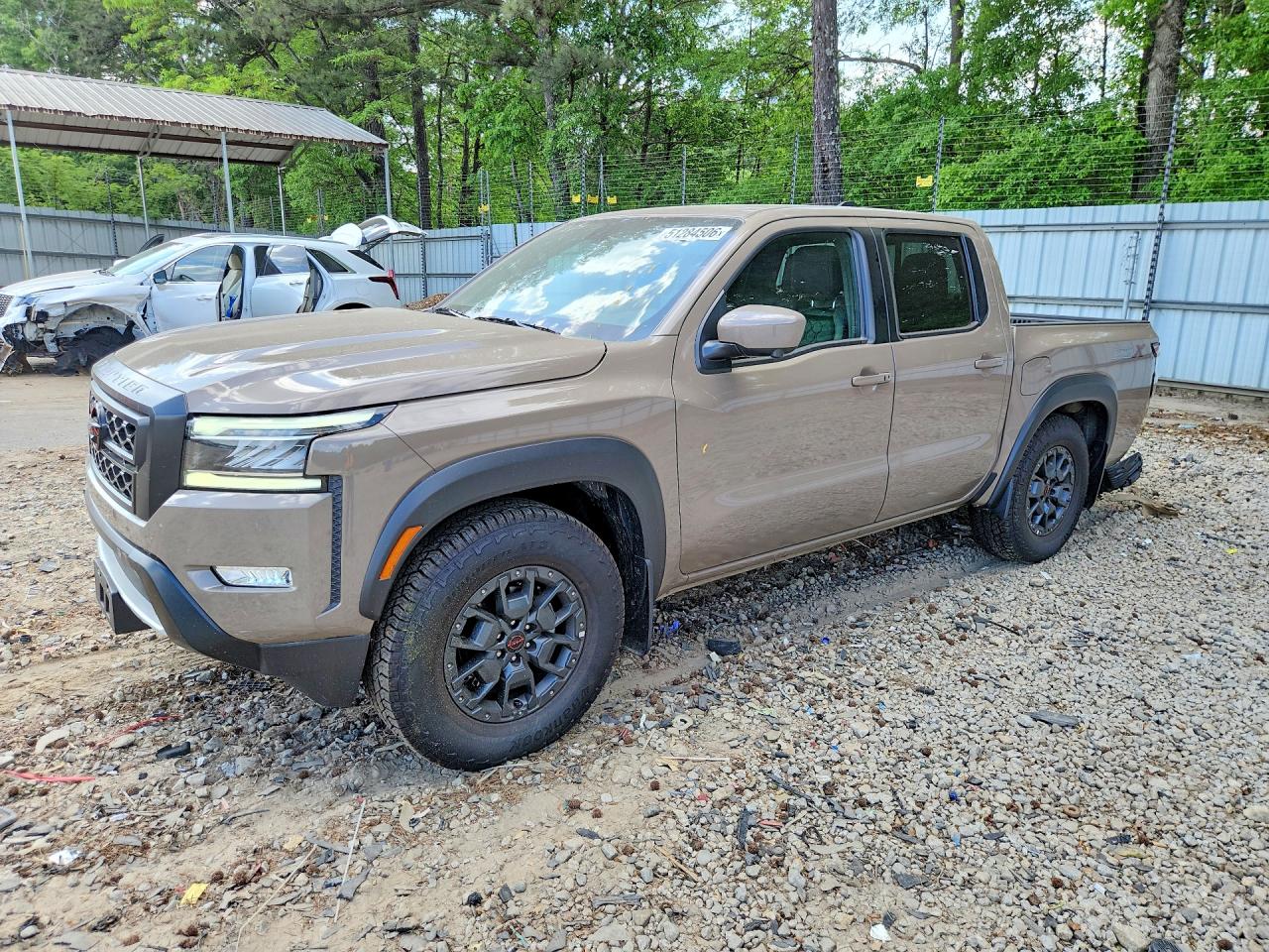 Salvage Nissan Frontier Image