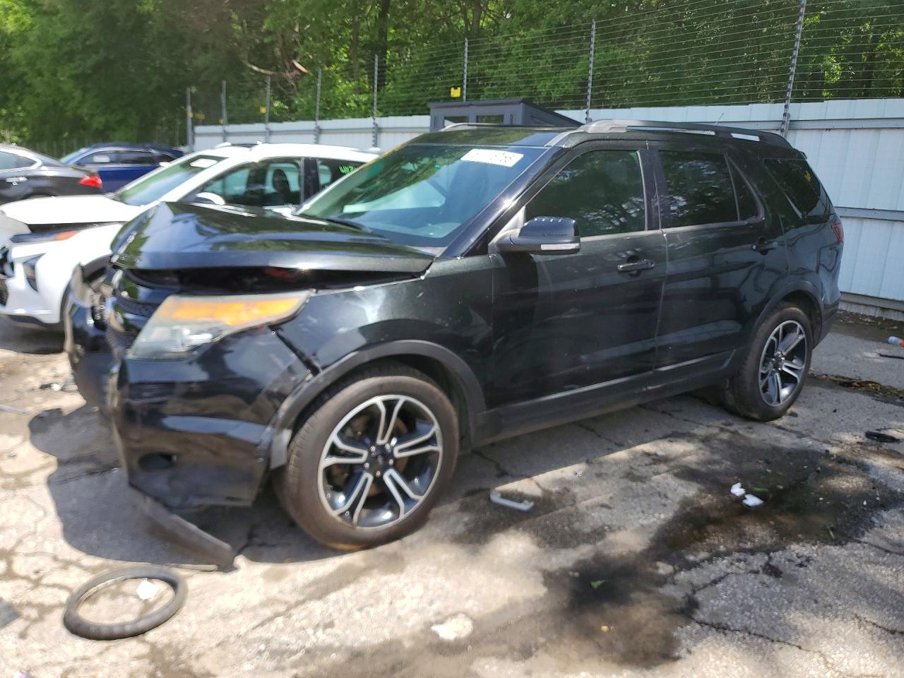 Salvage Ford Explorer Image