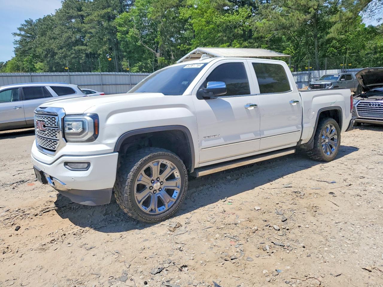 Salvage GMC Sierra Image