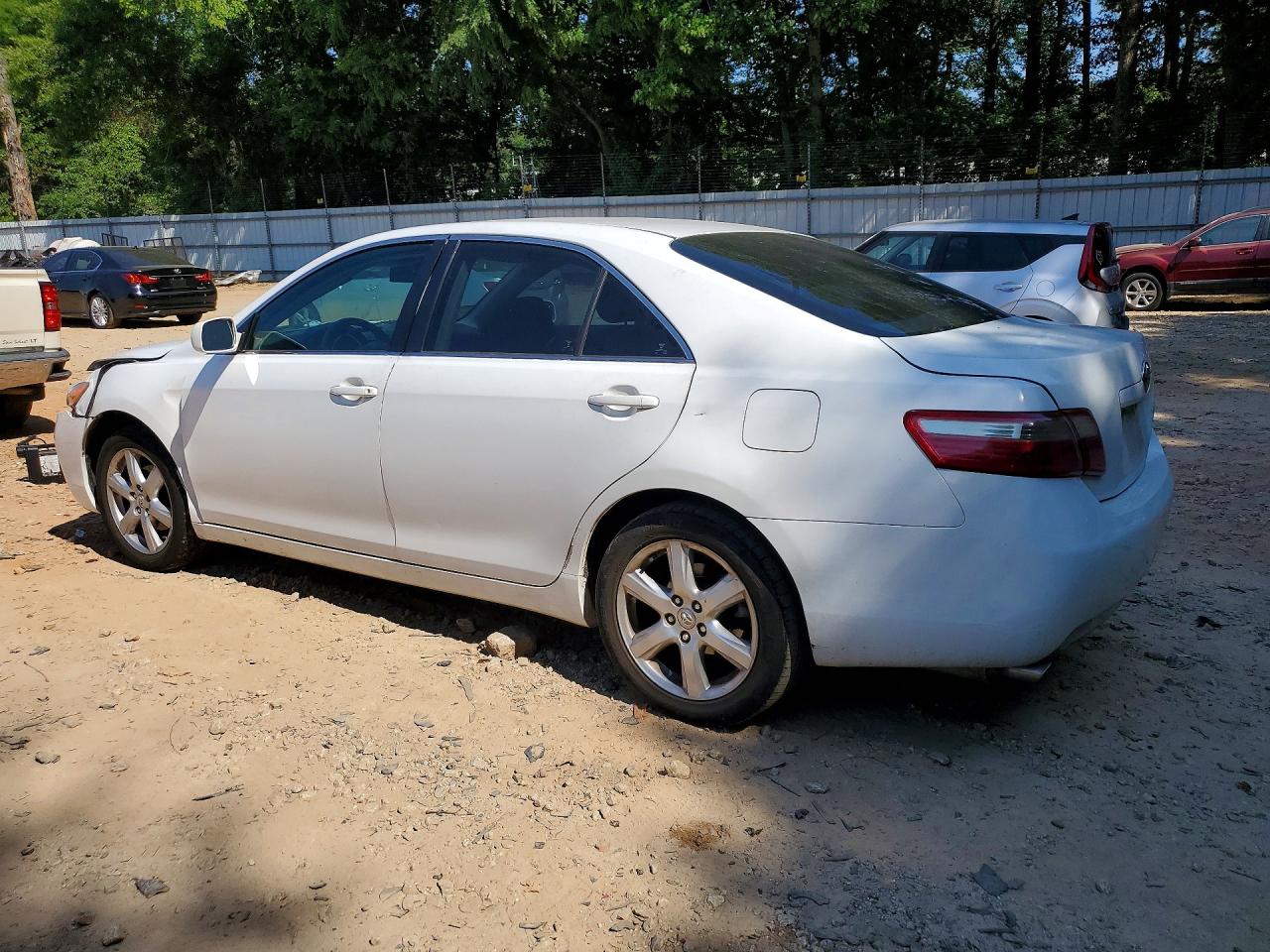 Toyota Camry Le V6