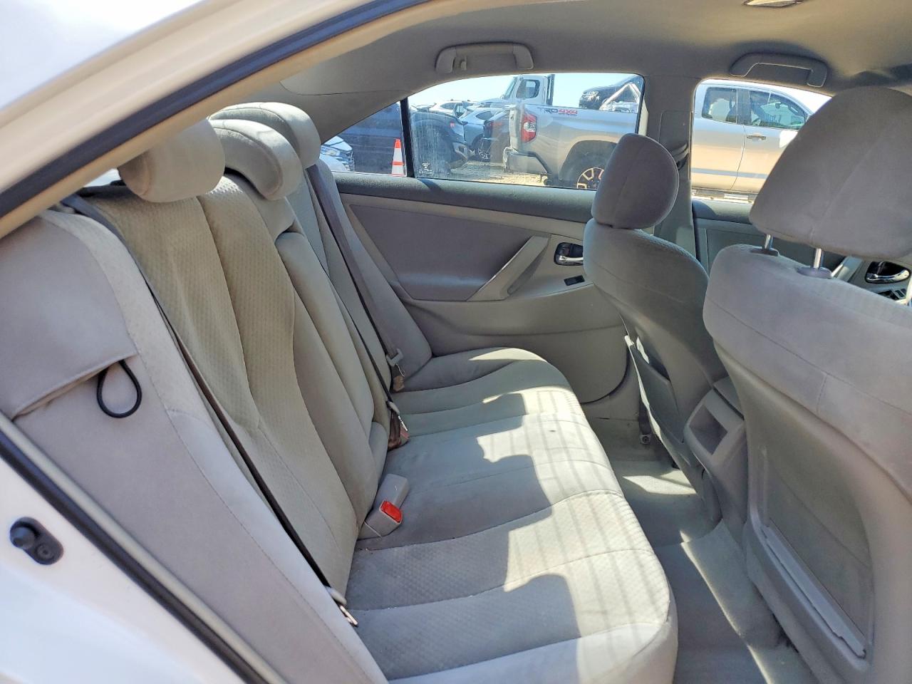 Toyota Camry Le V6