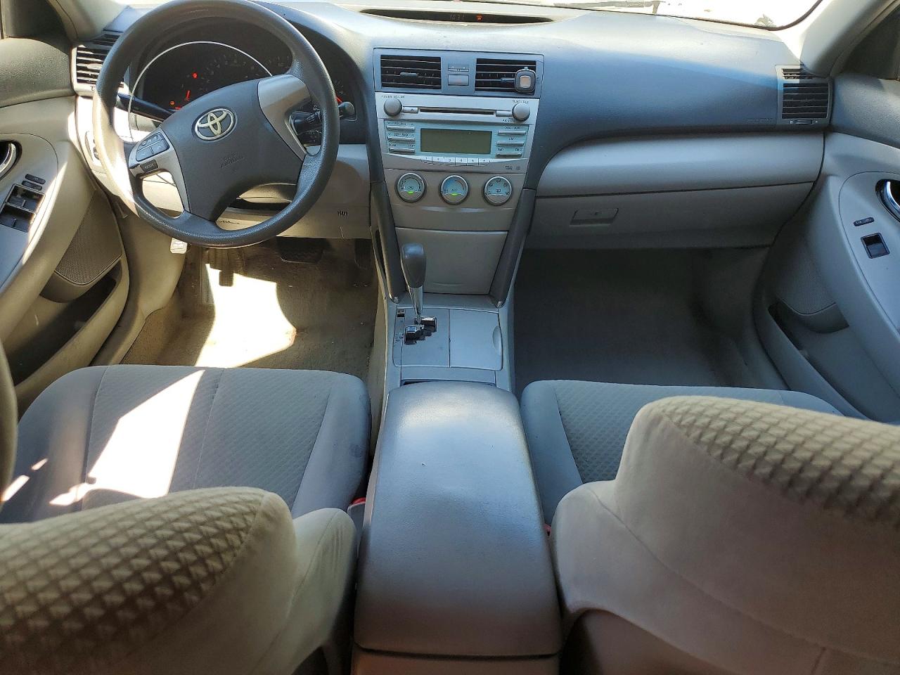 Toyota Camry Le V6