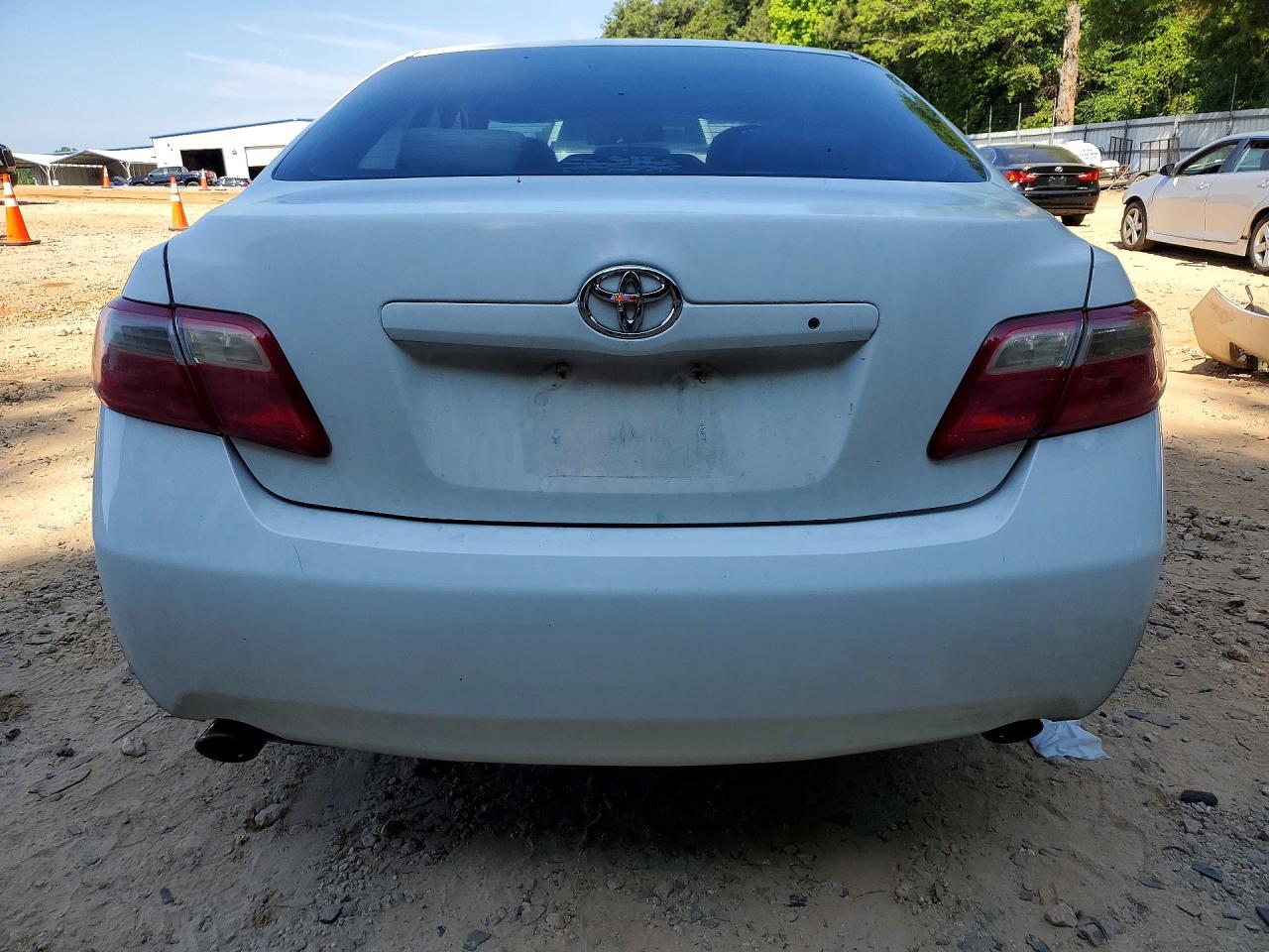 Toyota Camry Le V6