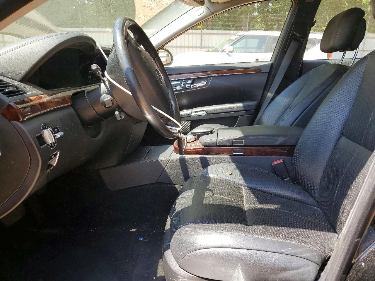 Mercedes-Benz S-Class 550