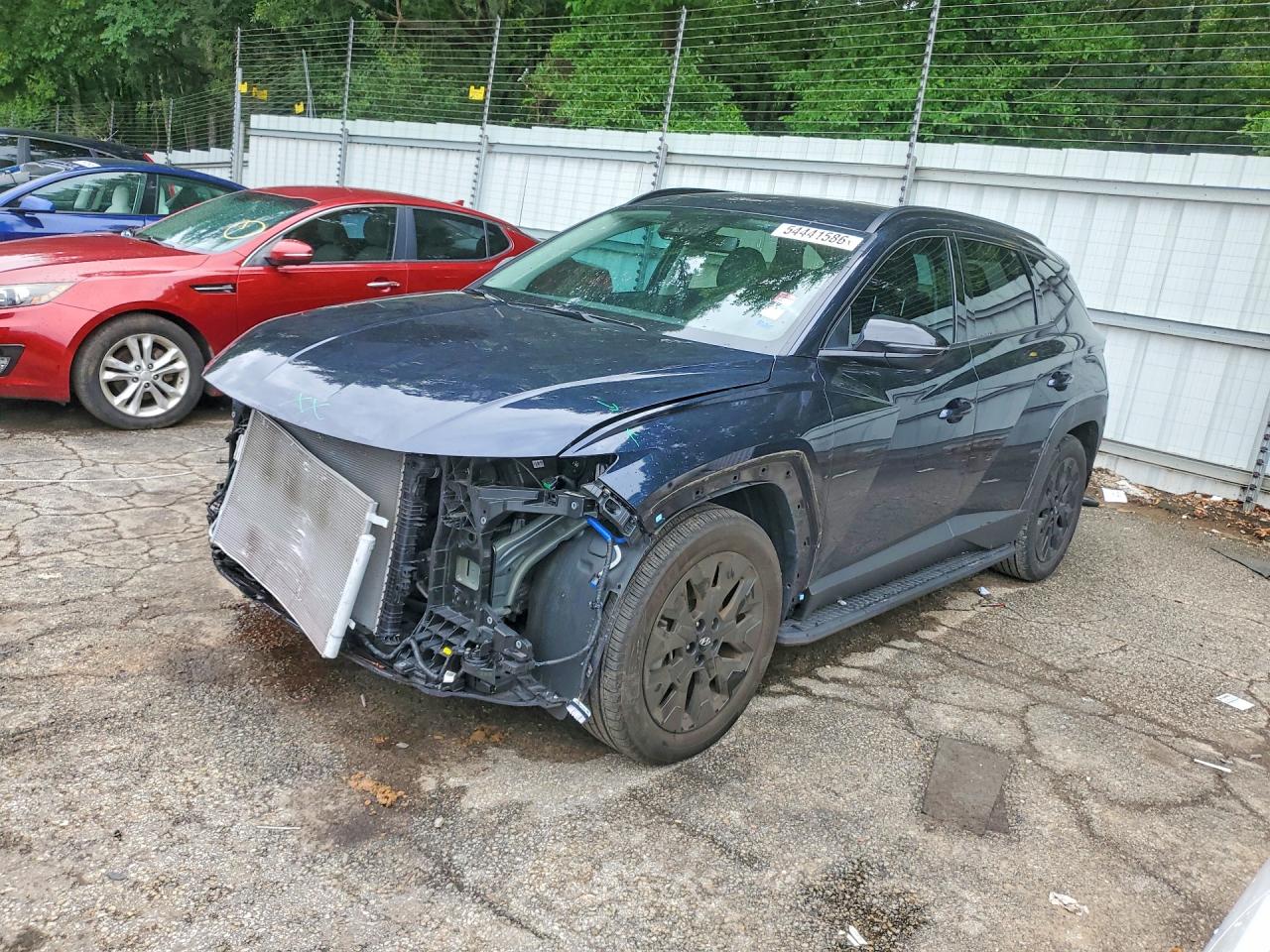 Salvage Hyundai TUCSON Image