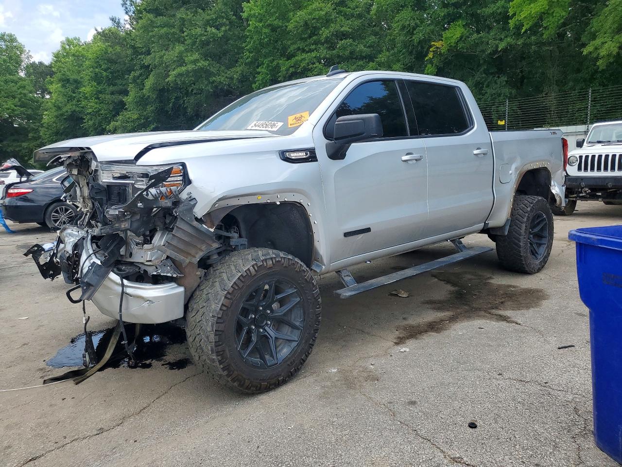 Salvage GMC Sierra Image