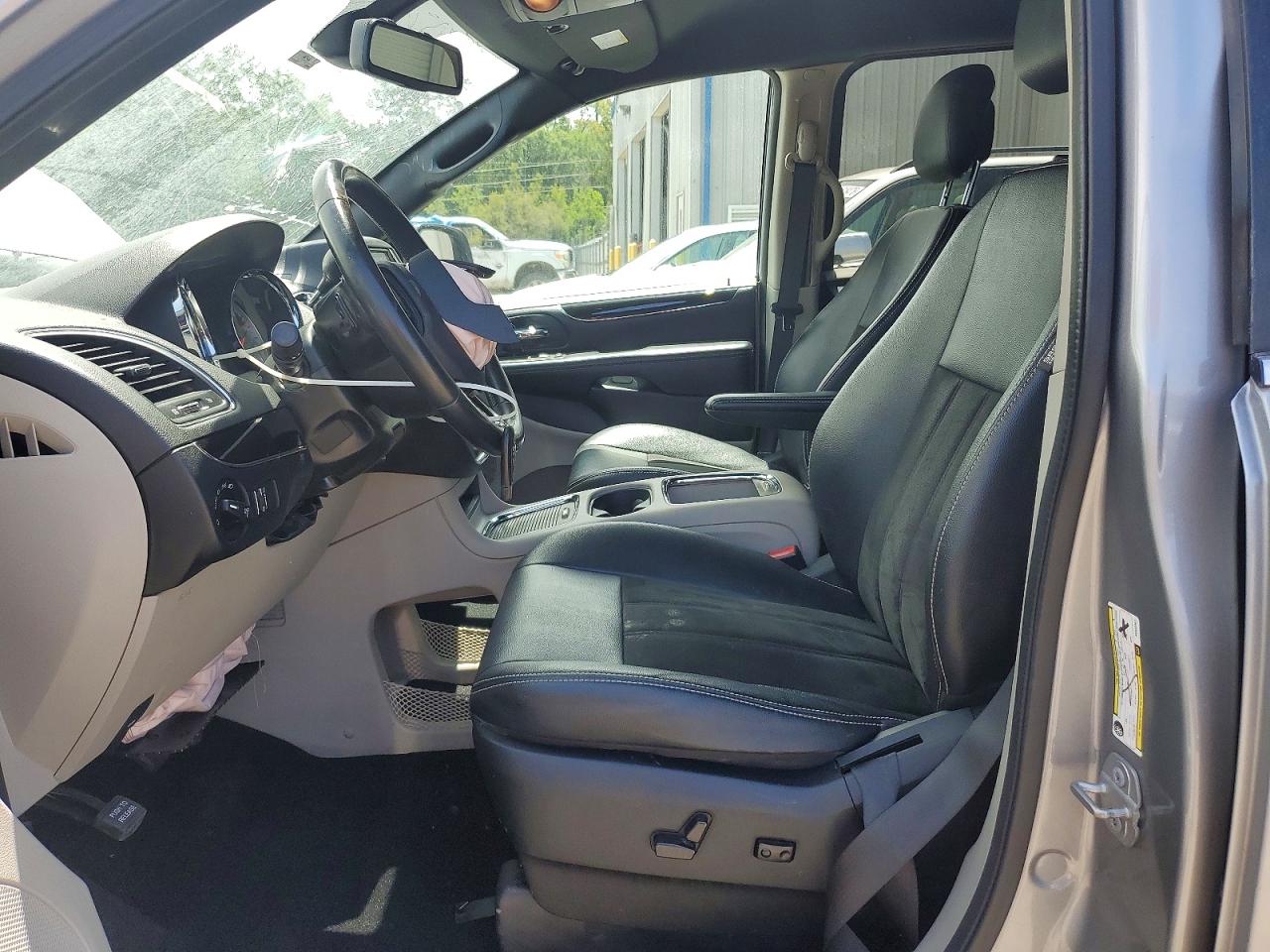 Dodge Caravan Sxt