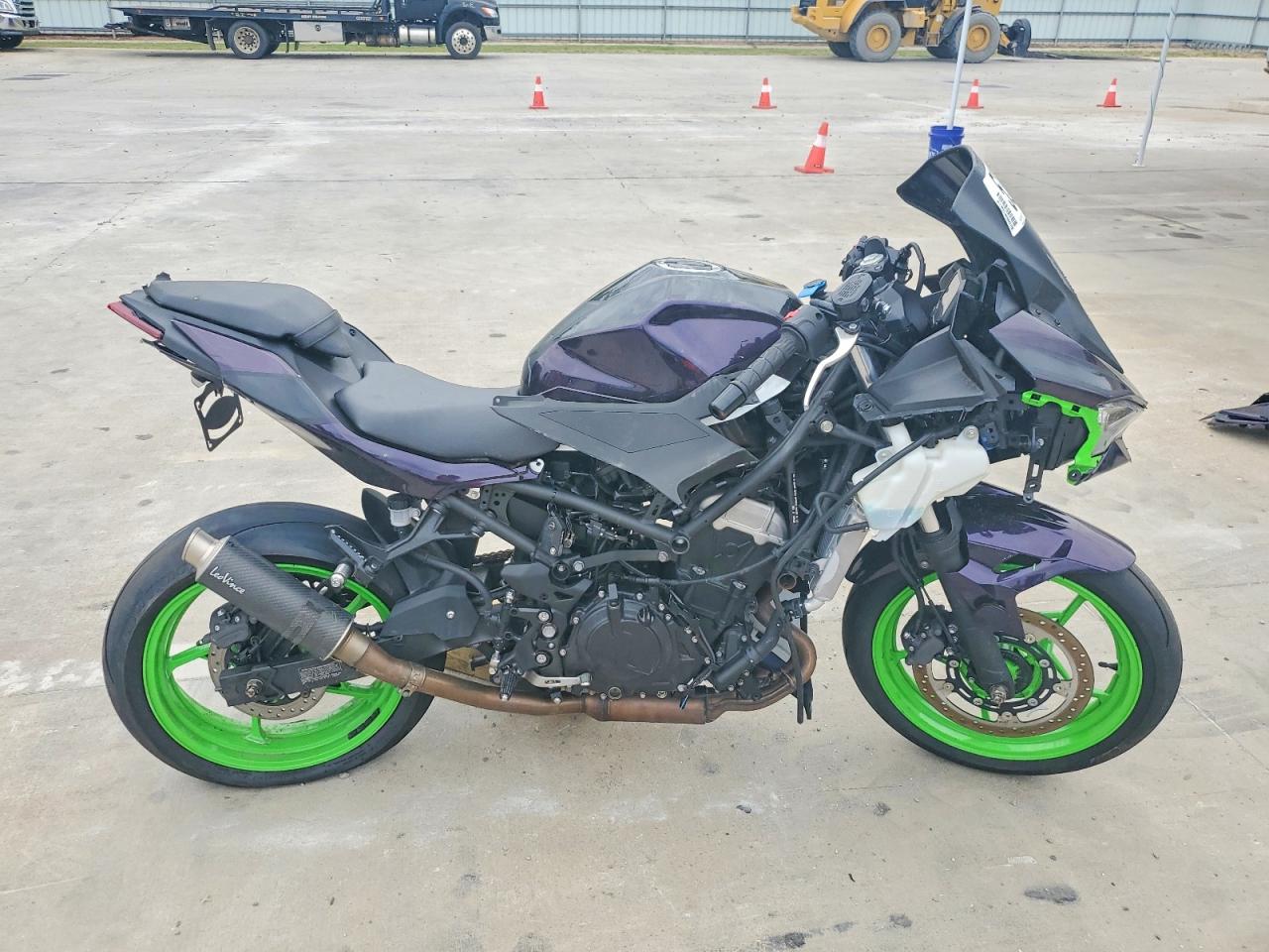 Salvage Kawasaki Ex Image