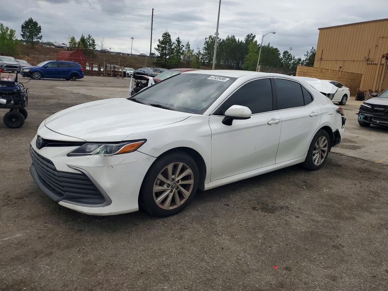 Salvage Toyota Camry Image