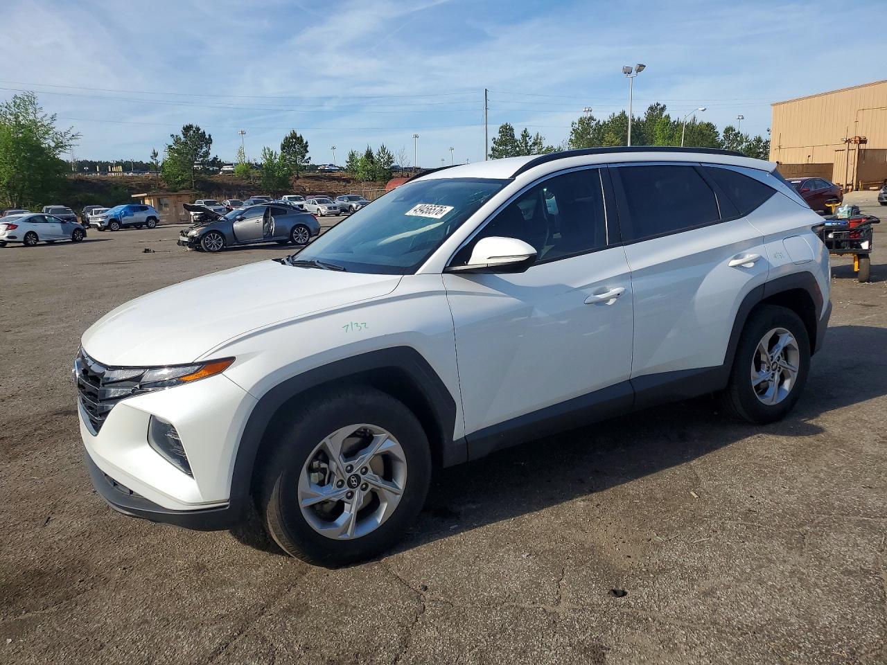 Salvage Hyundai TUCSON Image