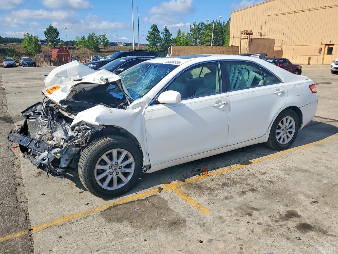 Salvage Toyota Camry Image