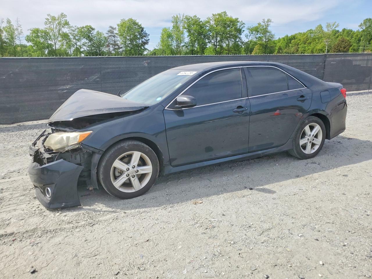 Salvage Toyota Camry Image
