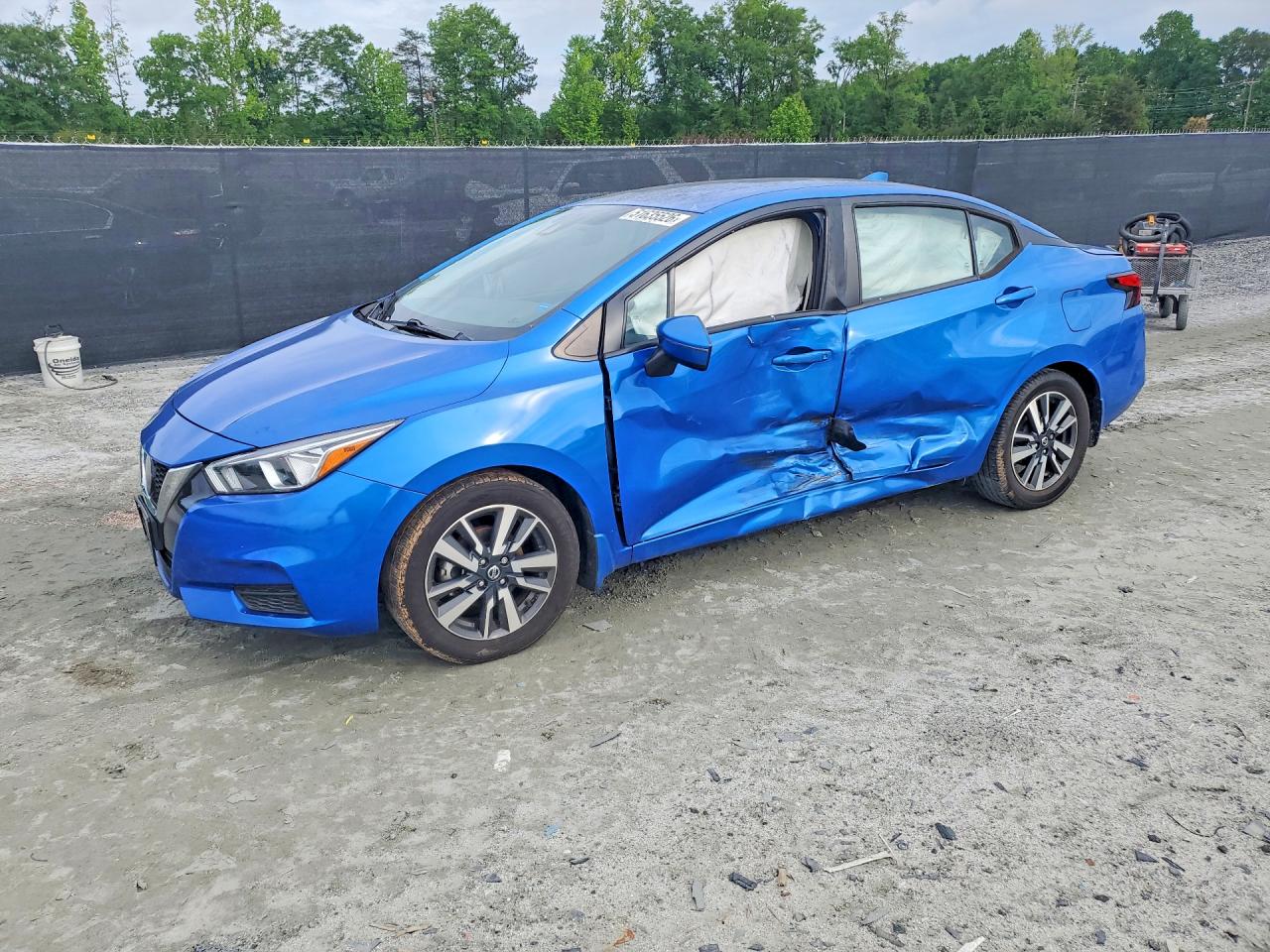 Salvage Nissan Versa Image