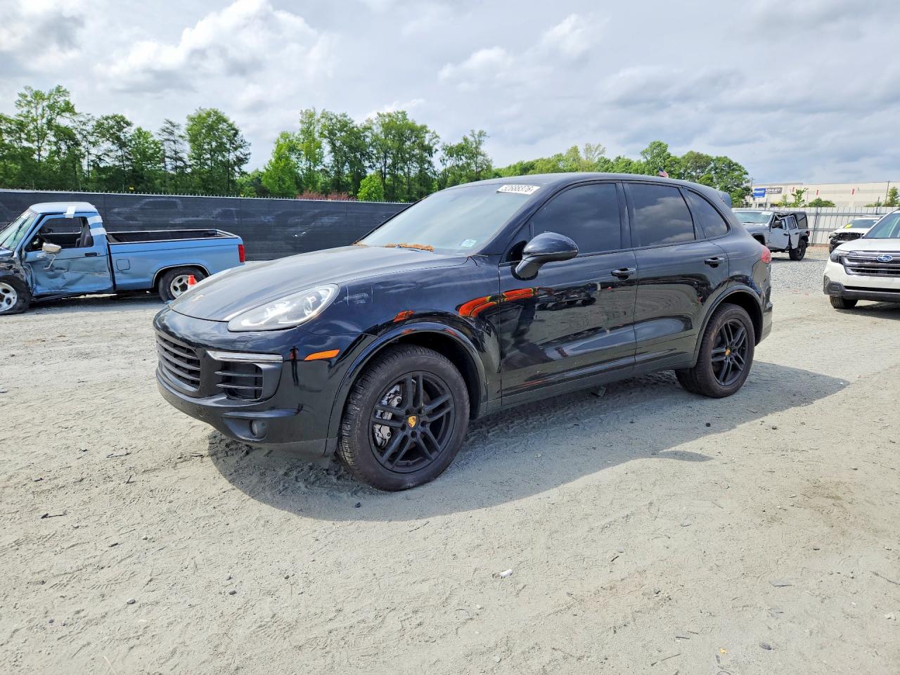 Salvage Porsche Cayenne Image