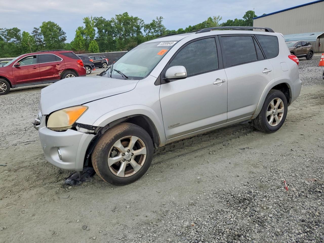 Salvage Toyota RAV4 Image