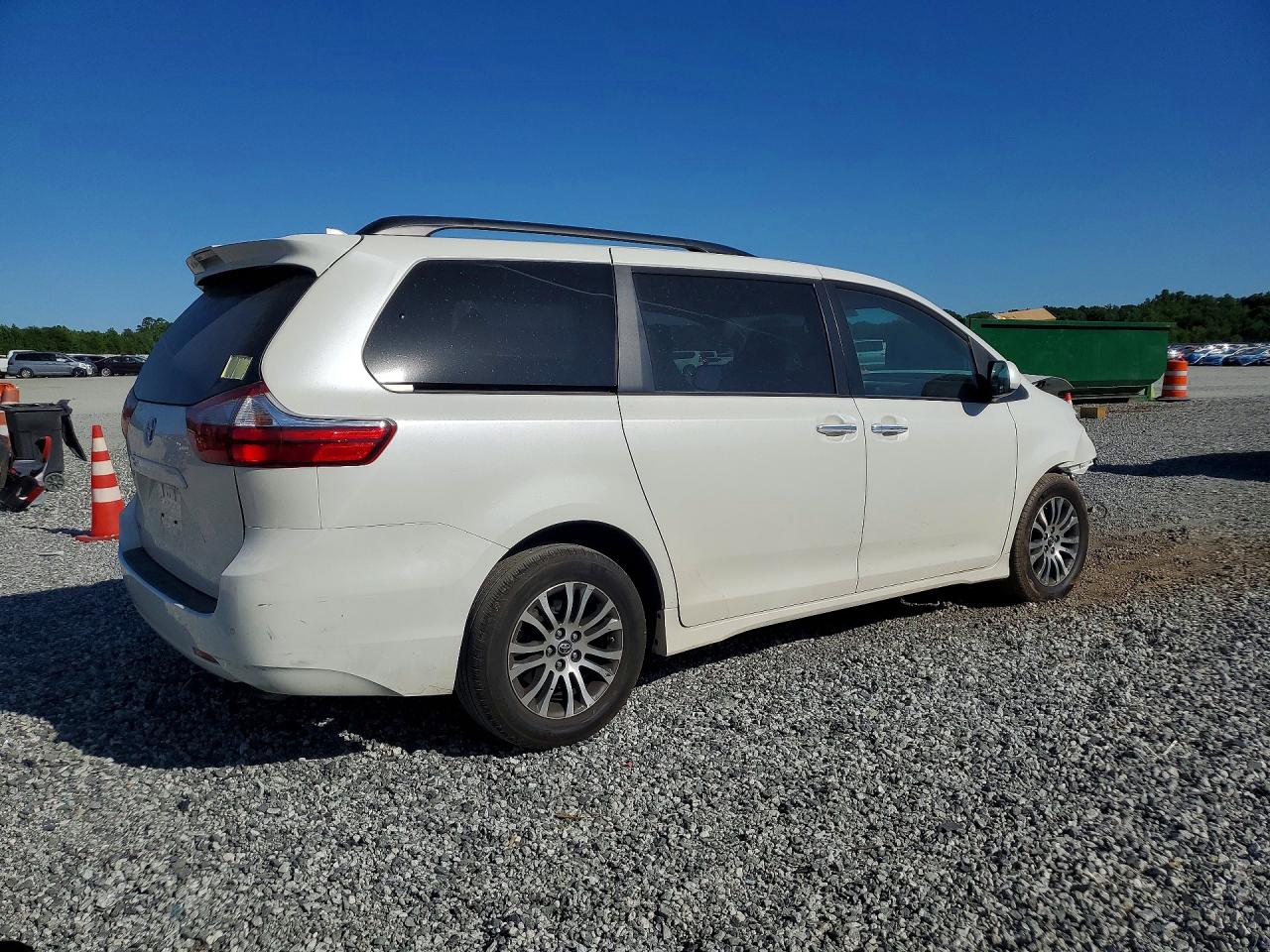 Toyota Sienna Xle 7-passenger
