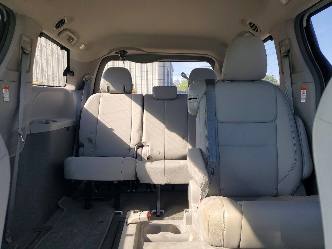 Toyota Sienna Xle 7-passenger