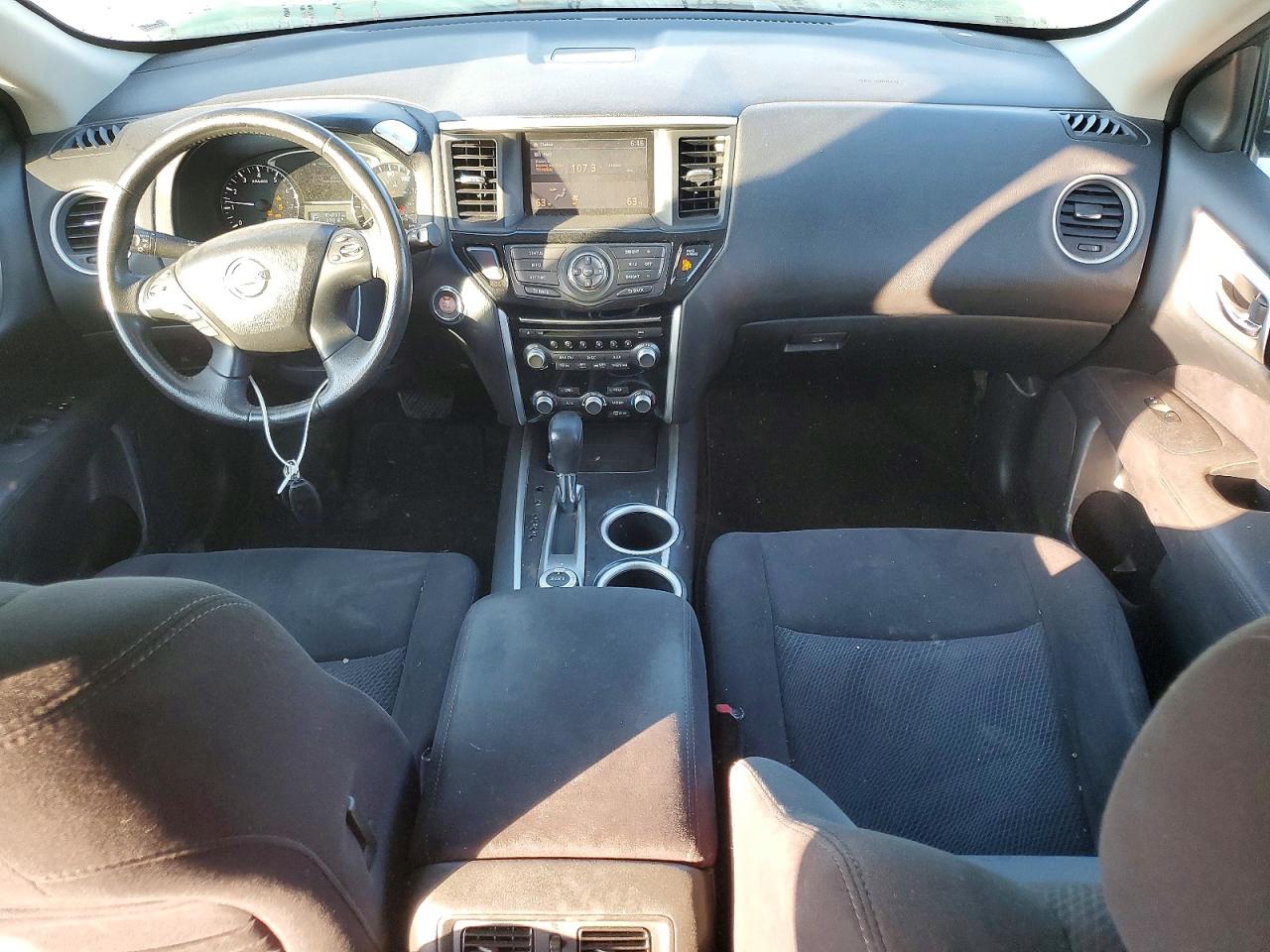 Nissan Pathfinder S