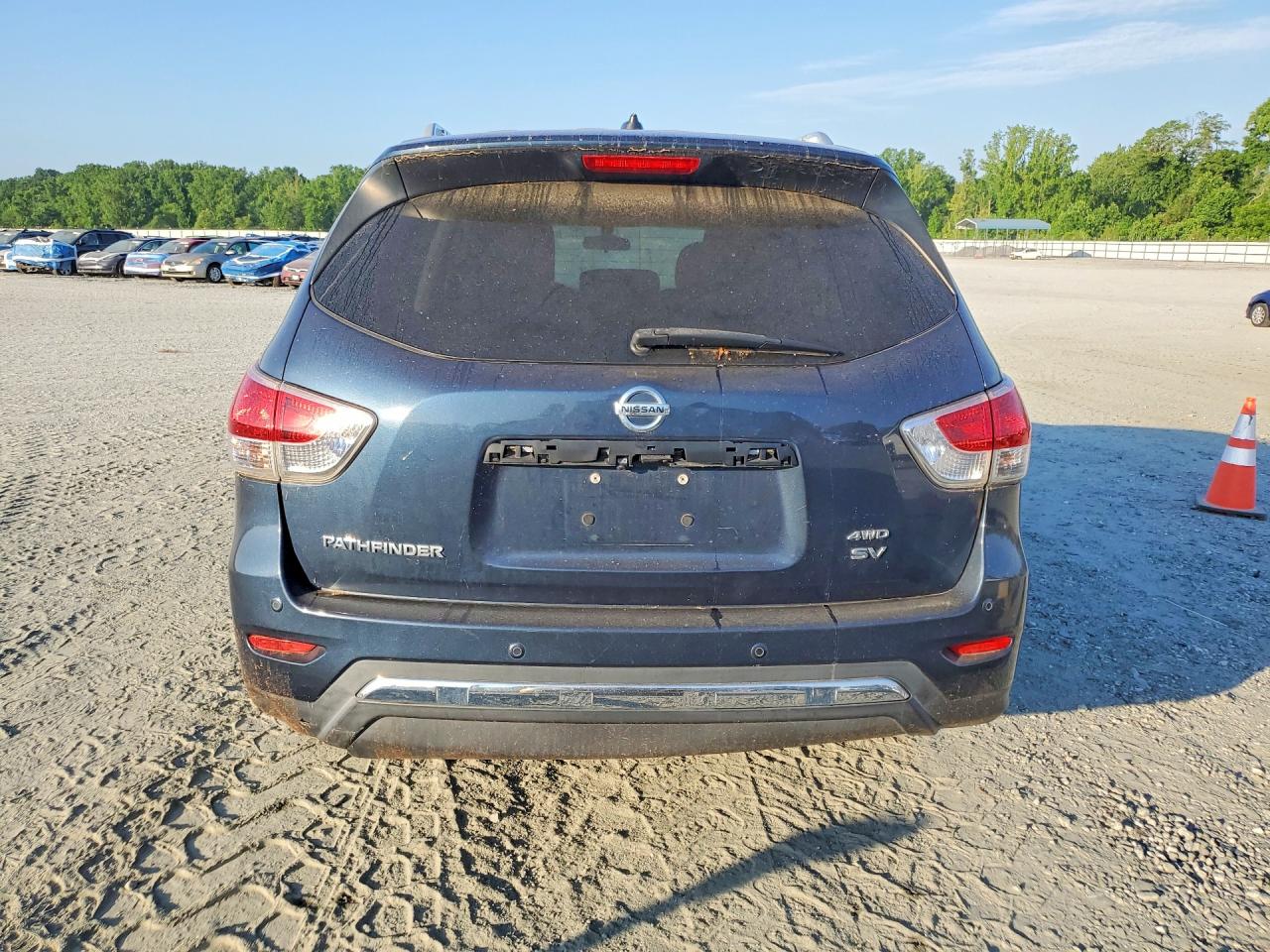 Nissan Pathfinder S