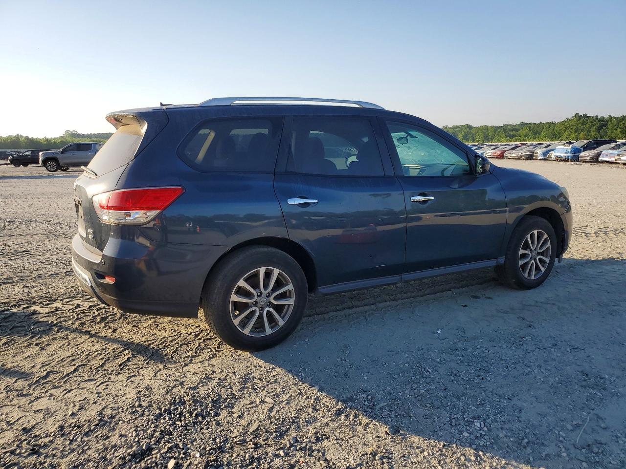 Nissan Pathfinder S