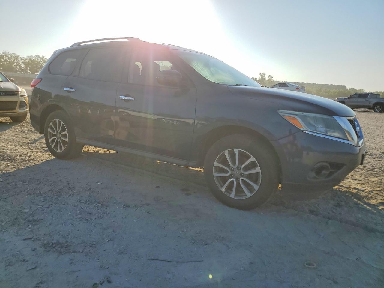 Nissan Pathfinder S