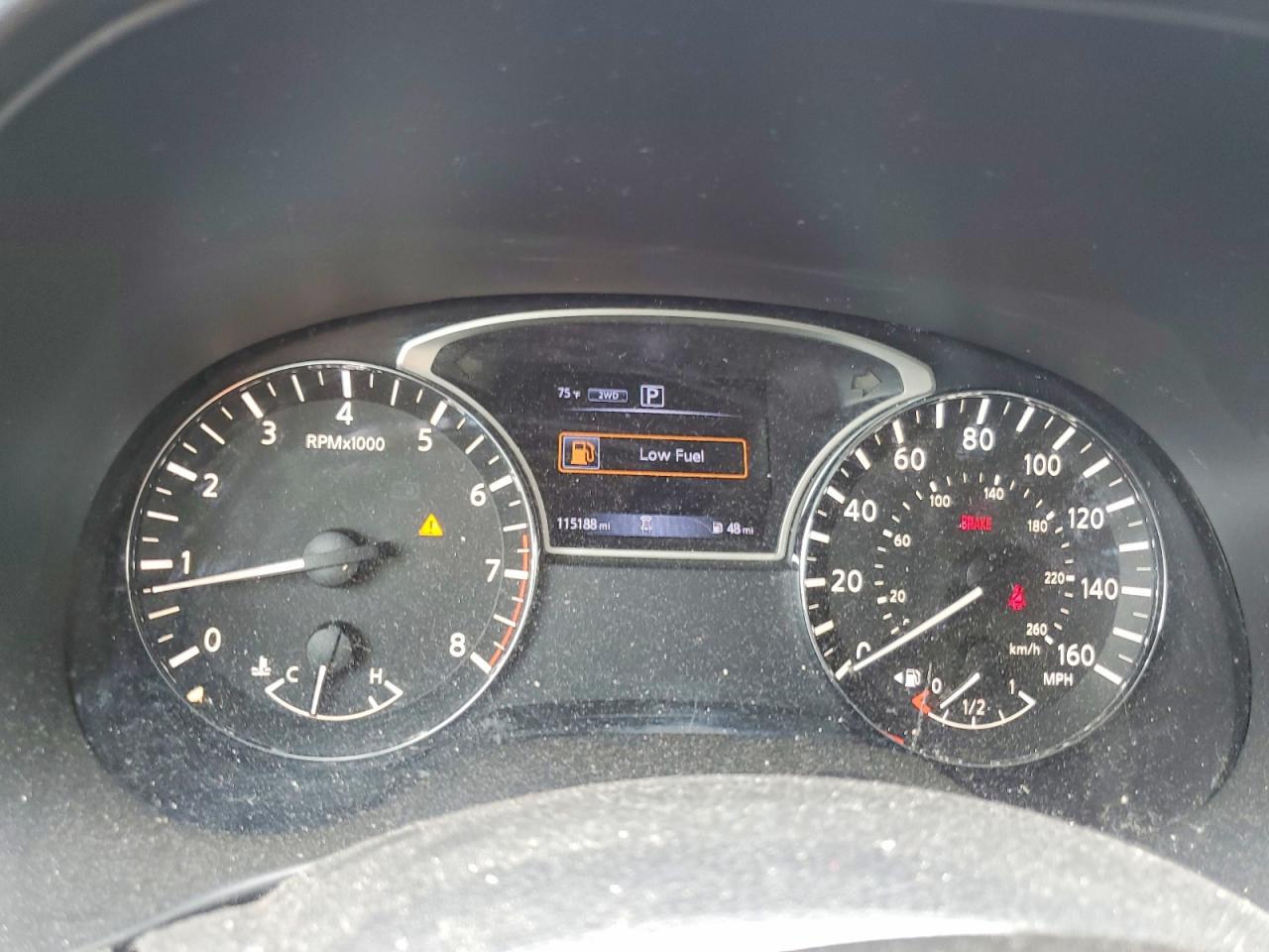 Nissan Pathfinder Sv