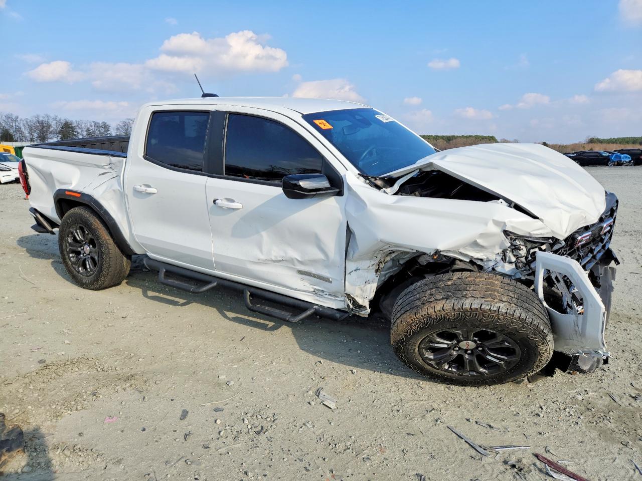 GMC Canyon Elevation