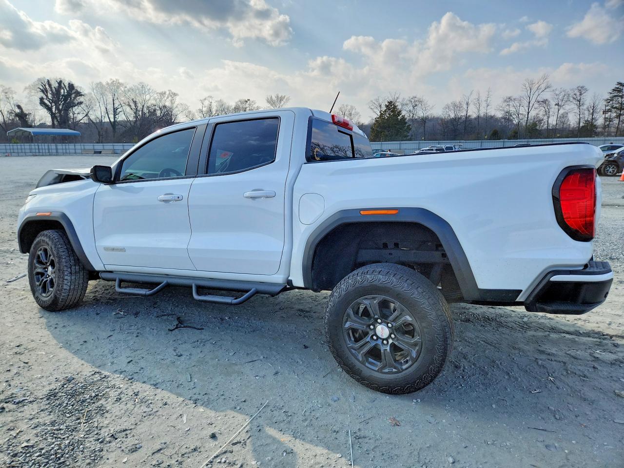 GMC Canyon Elevation