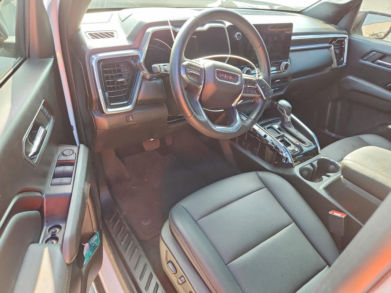 GMC Canyon Elevation