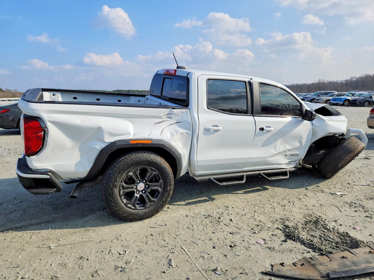 GMC Canyon Elevation
