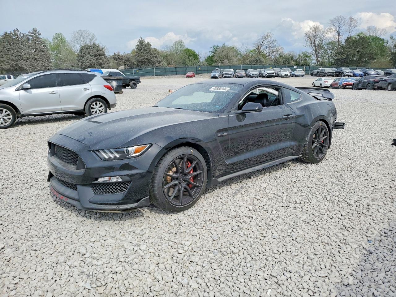 Salvage Ford Mustang Image
