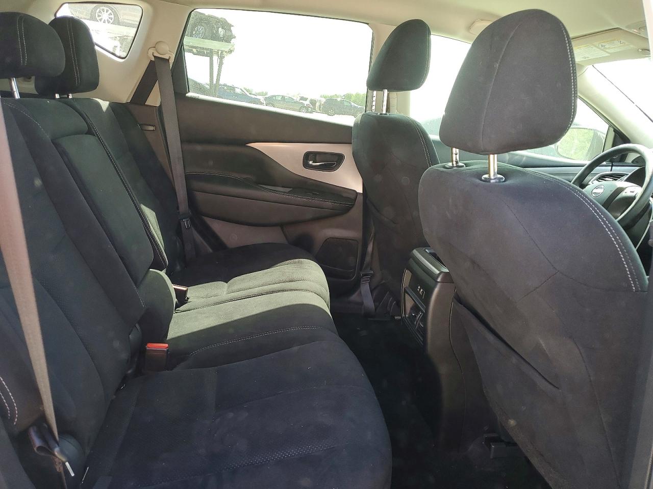 Nissan Murano S