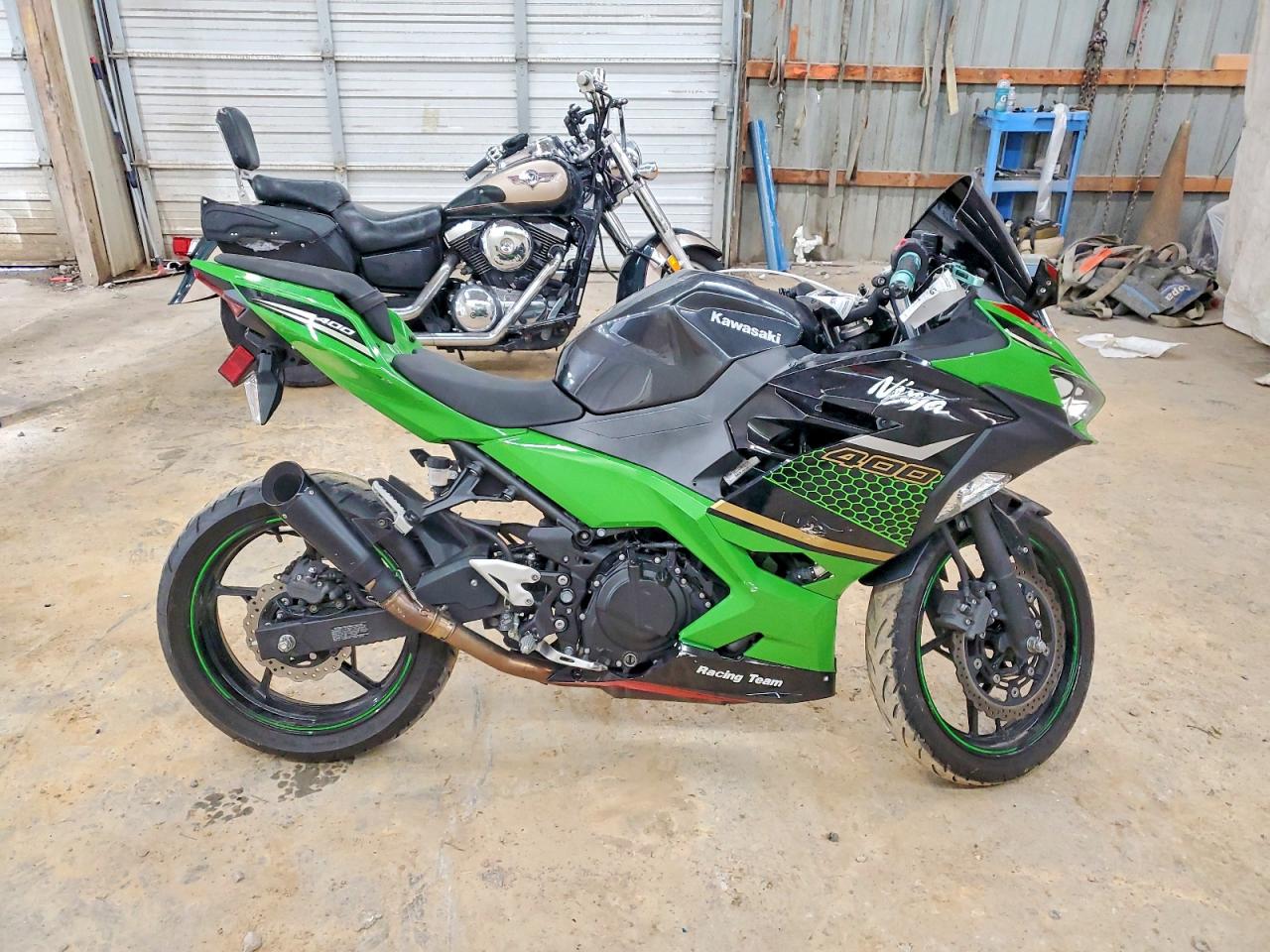 Salvage Kawasaki Ex400 Image