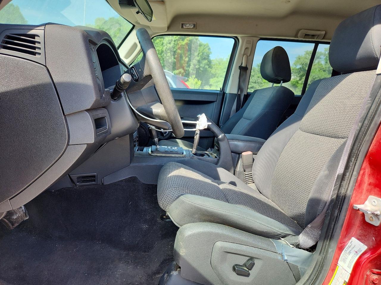 Jeep Commander Sport
