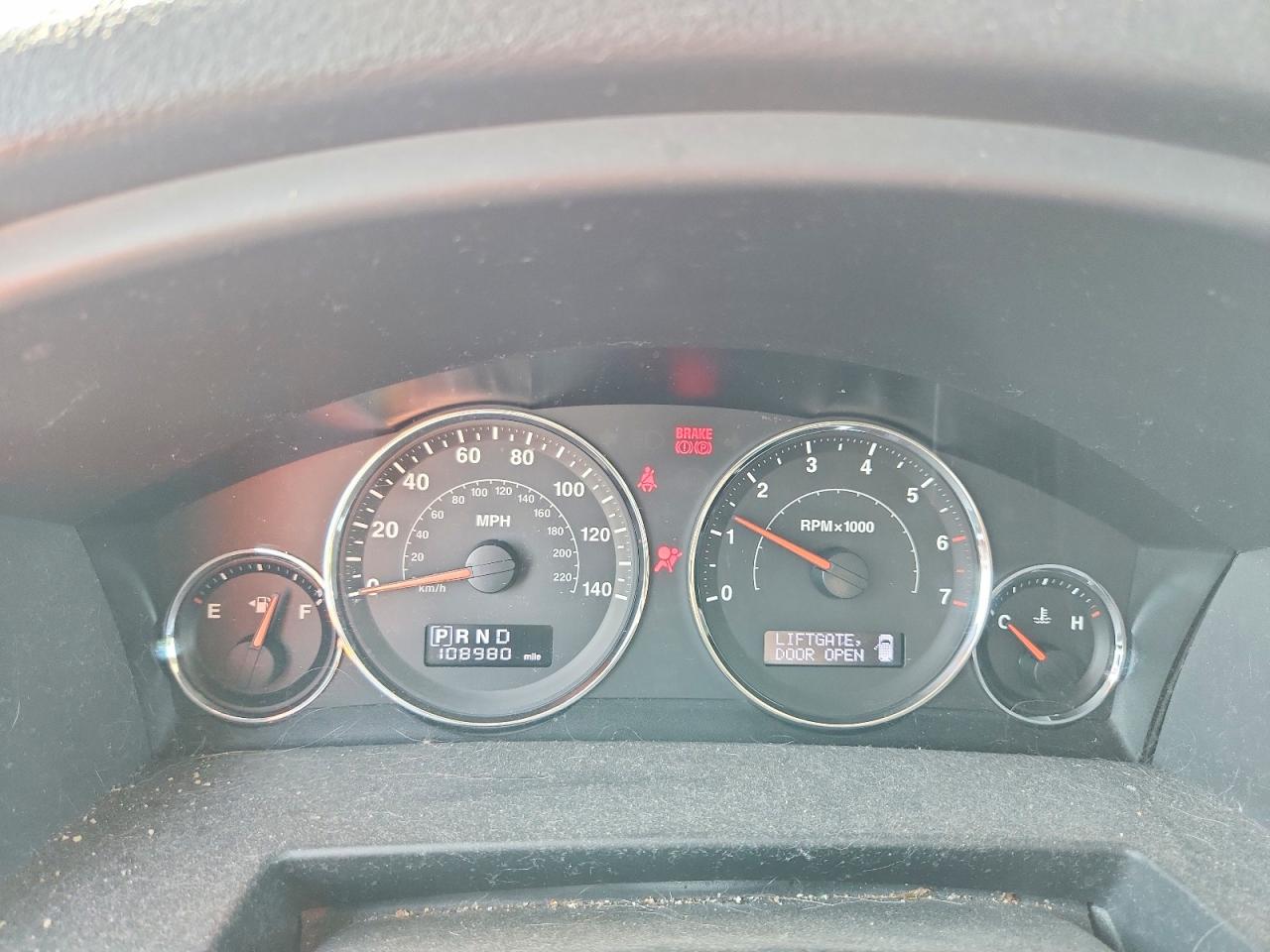 Jeep Commander Sport